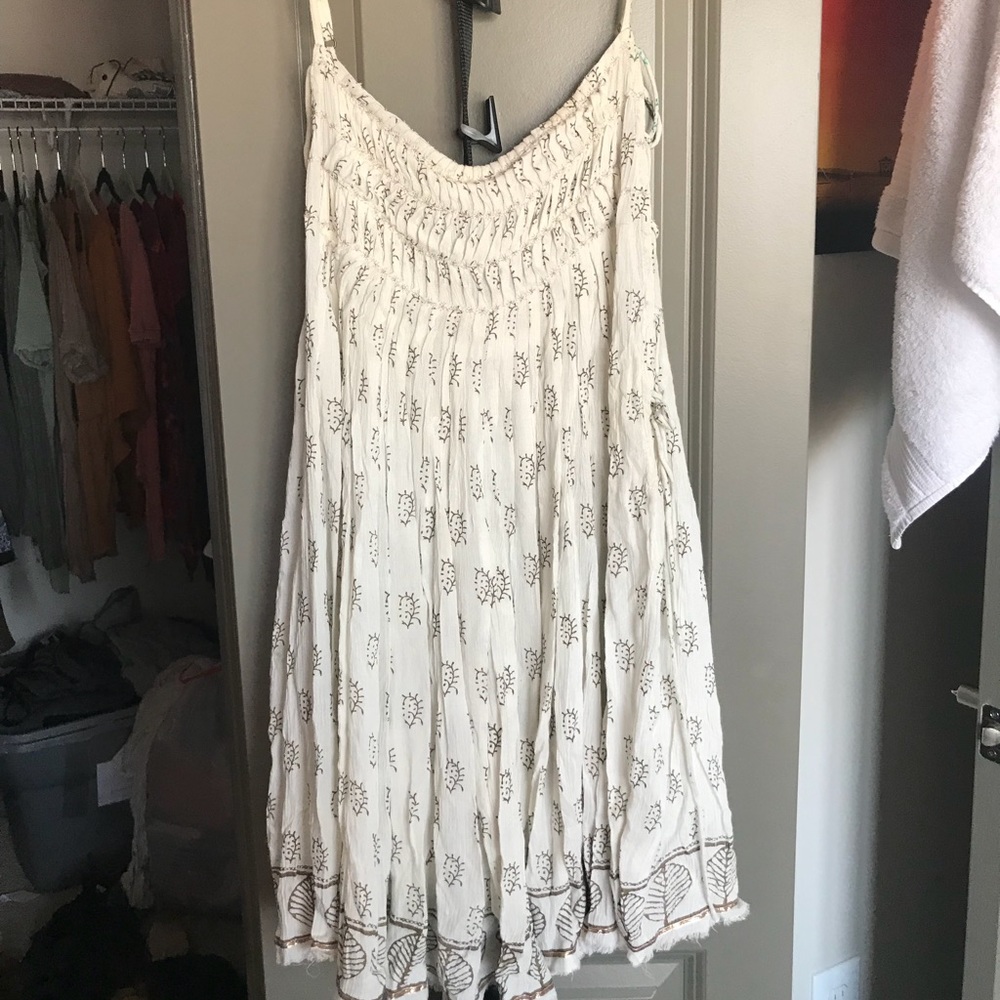 Free People White Flowy Cute Dress